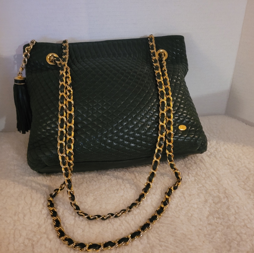 Bally Elegant Green Quilted, Lambskin Leather Chain Shoulder Bag Never Been Used